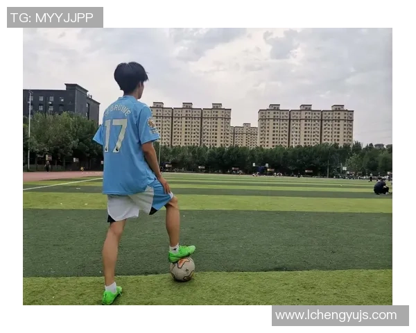 足球明星个人抖音精彩瞬间合集揭秘他们的训练生活与场外趣事