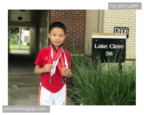 阿聪与足球明星的奇妙邂逅与梦想追逐之旅 阿聪与足球明星的奇妙邂逅与梦想追逐之旅